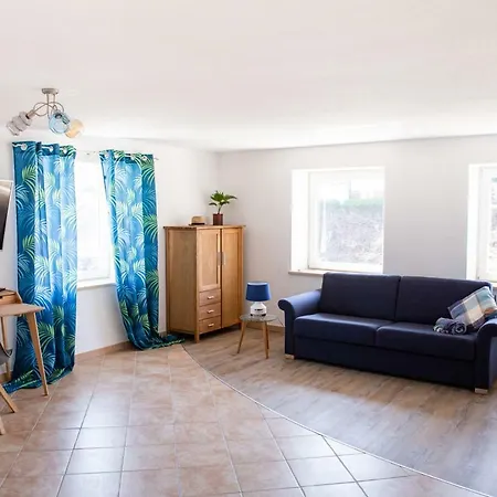 3 Apartment *